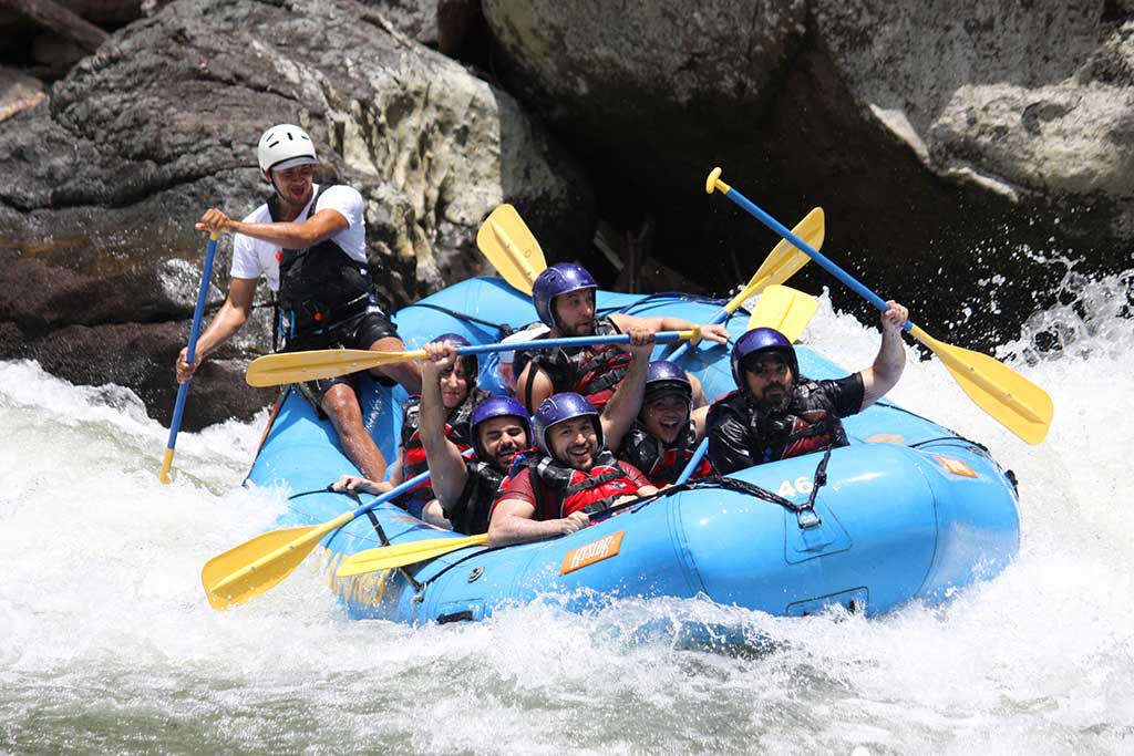 Ave-Abellanosa-White-Whater-Rafting-in-Costa-Rica