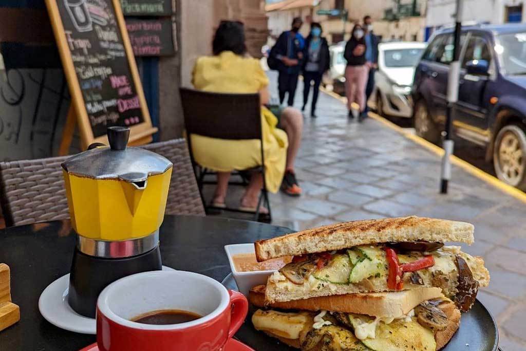 Cafe-Dwasi-Cusco