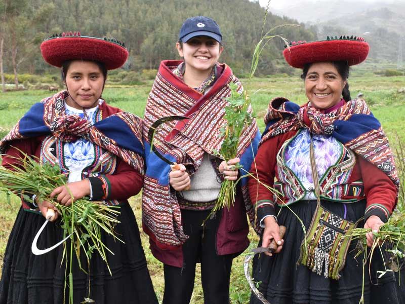 Connect-and-Learn-From-a-New-Culture-while-teaching-abroad