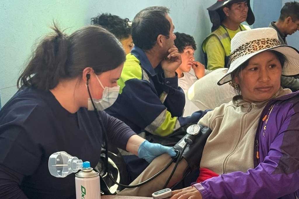 Working-in-a-Local-Clinic-in-Cusco