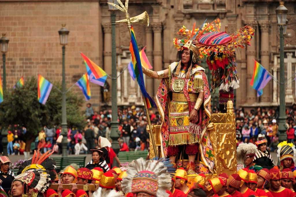 Sapa Inca King Through Cusco