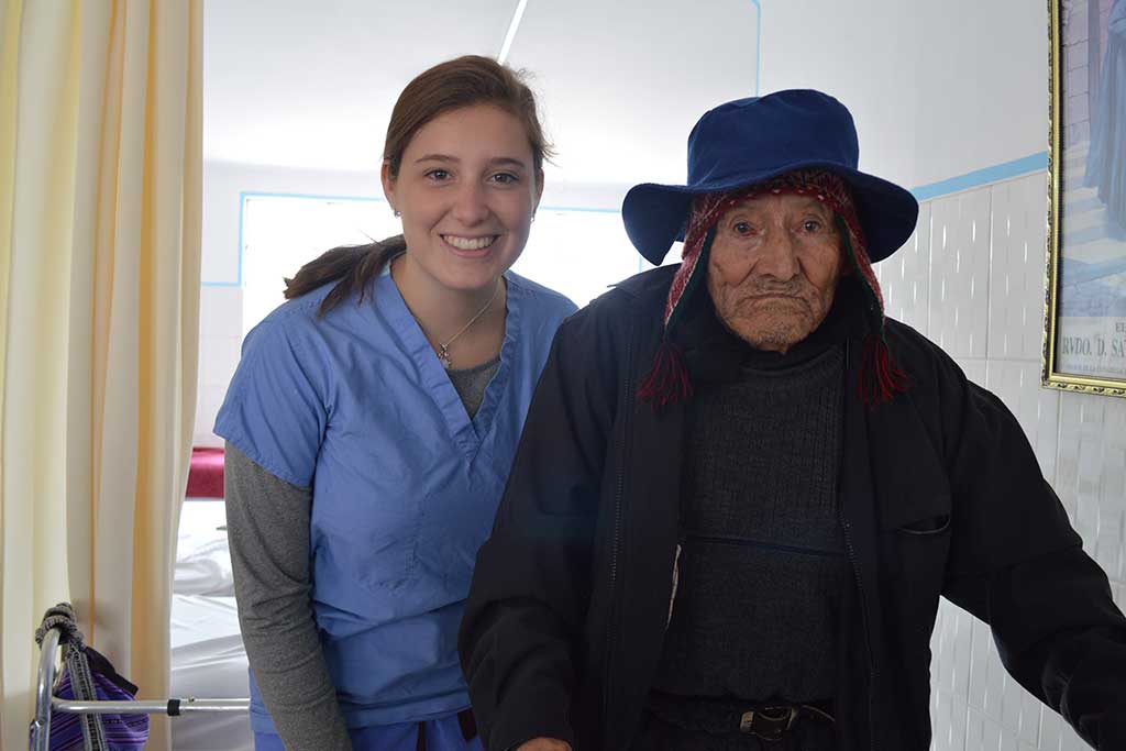 elderly-care-volunteer-peru