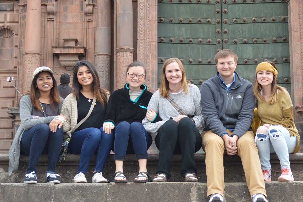 learn-in-context-by-studying-spanish-abroad