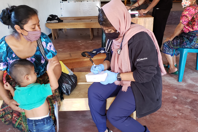 medical-volunteer-campaign-pre-med-students