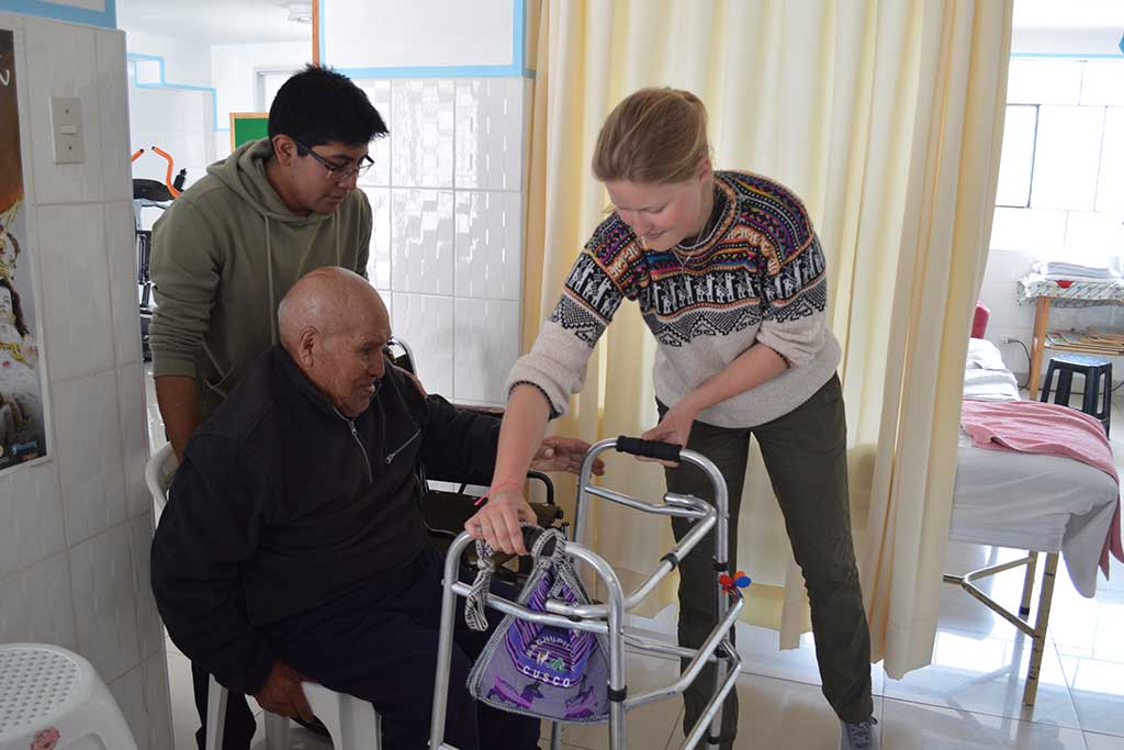 pre-med-volunteer-peru
