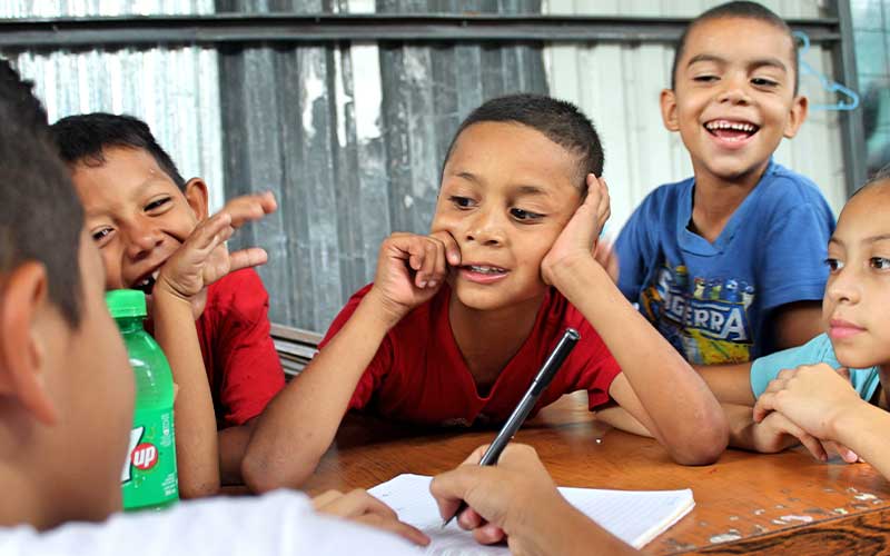 service-learning-working-with-kids-in-costa-rica