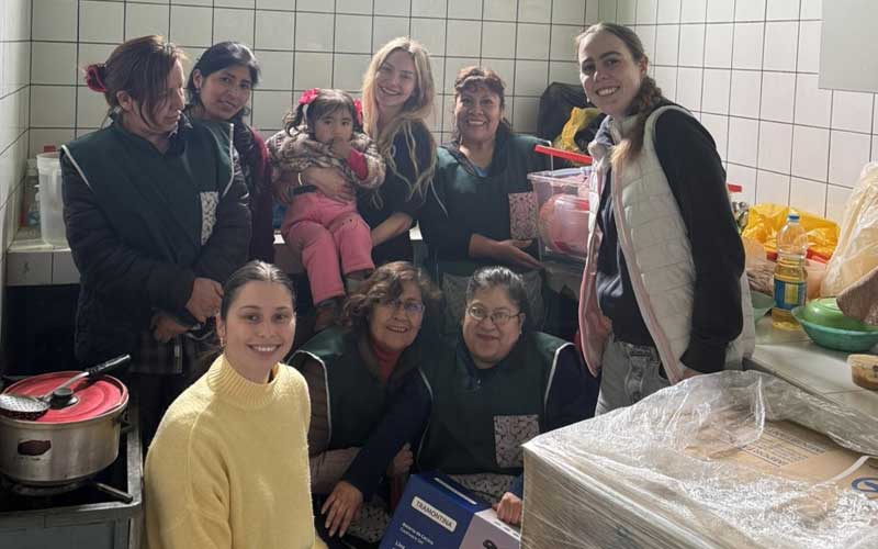 women-empowerment-volunteer-programs-peru